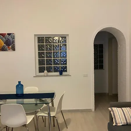 Loft Pied- A -terre Apartment *